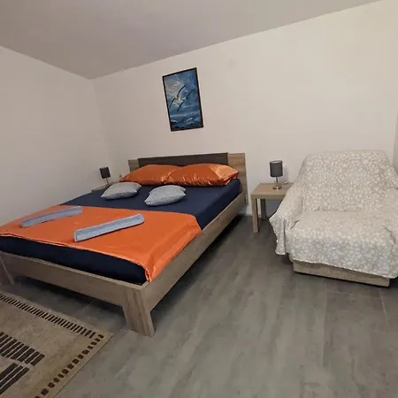 Apartment Lily Vir