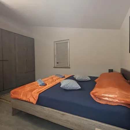 Lily Apartment Vir
