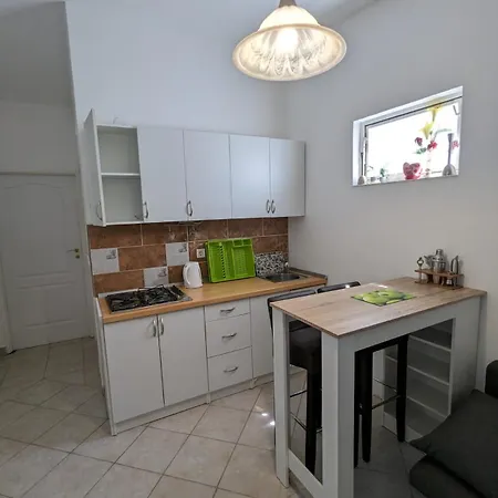 Lily Apartment